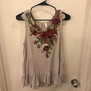 Embroidered Top 🌷